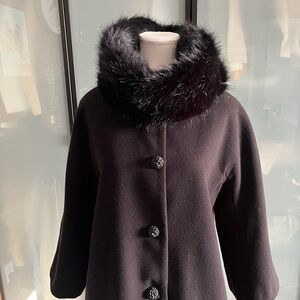 Elegant Black Fur Collar Women's Coat
